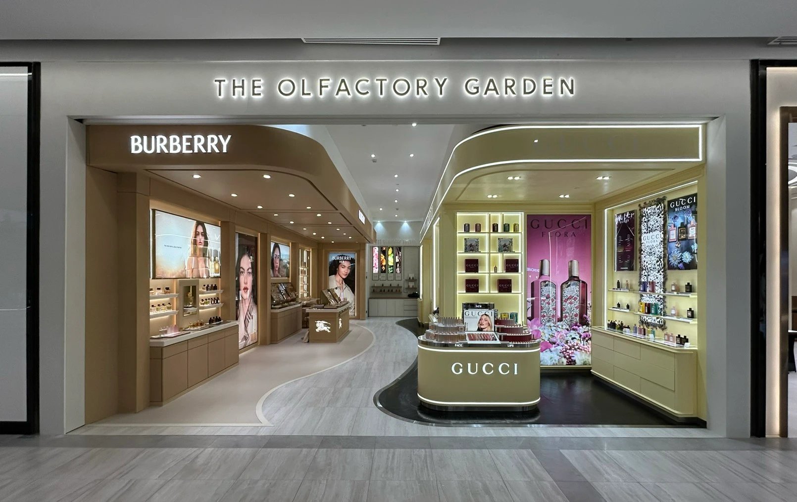 Burberry & Gucci @ Dusit Central Park