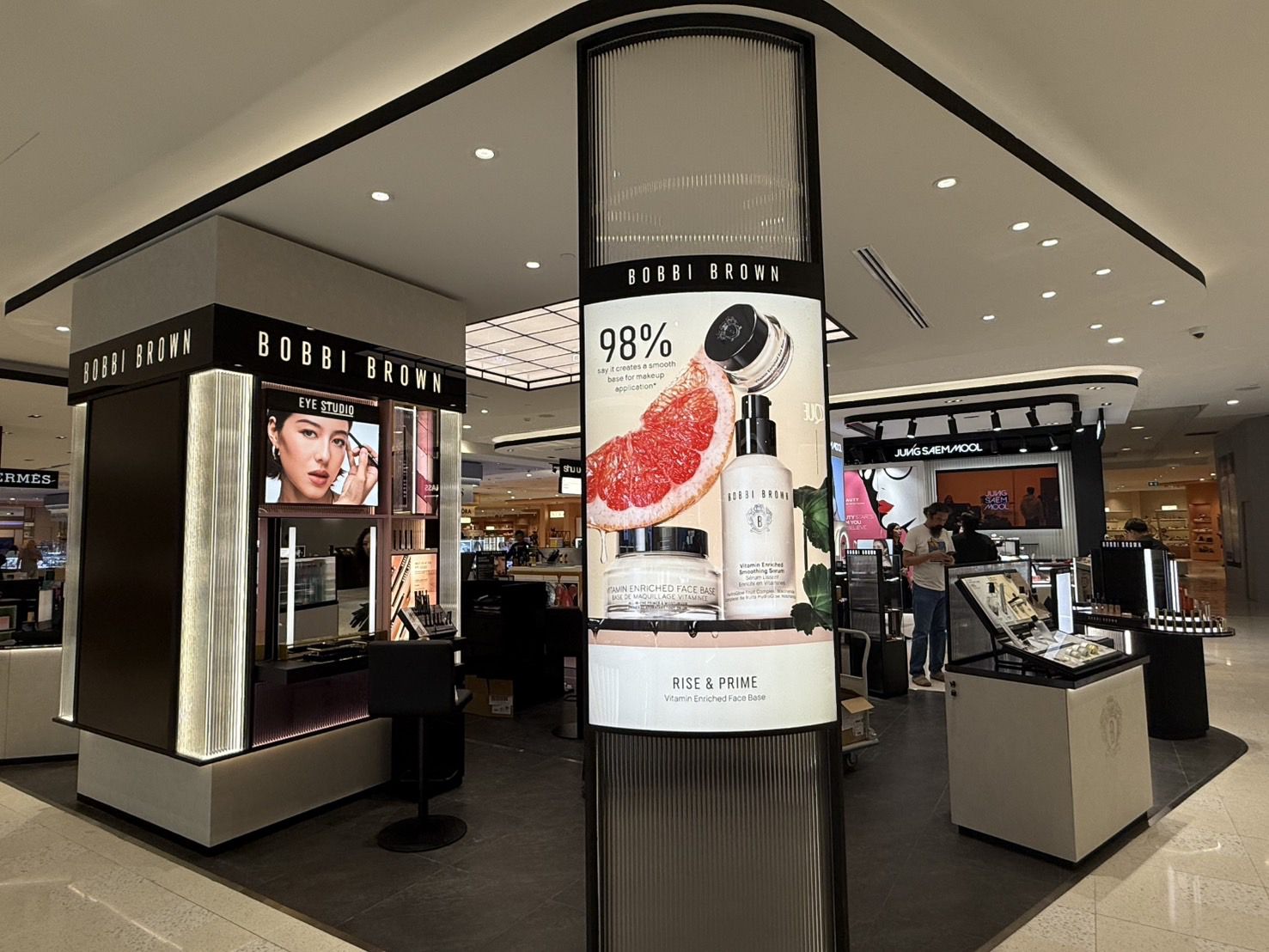 Bobbi Brown Studio corner