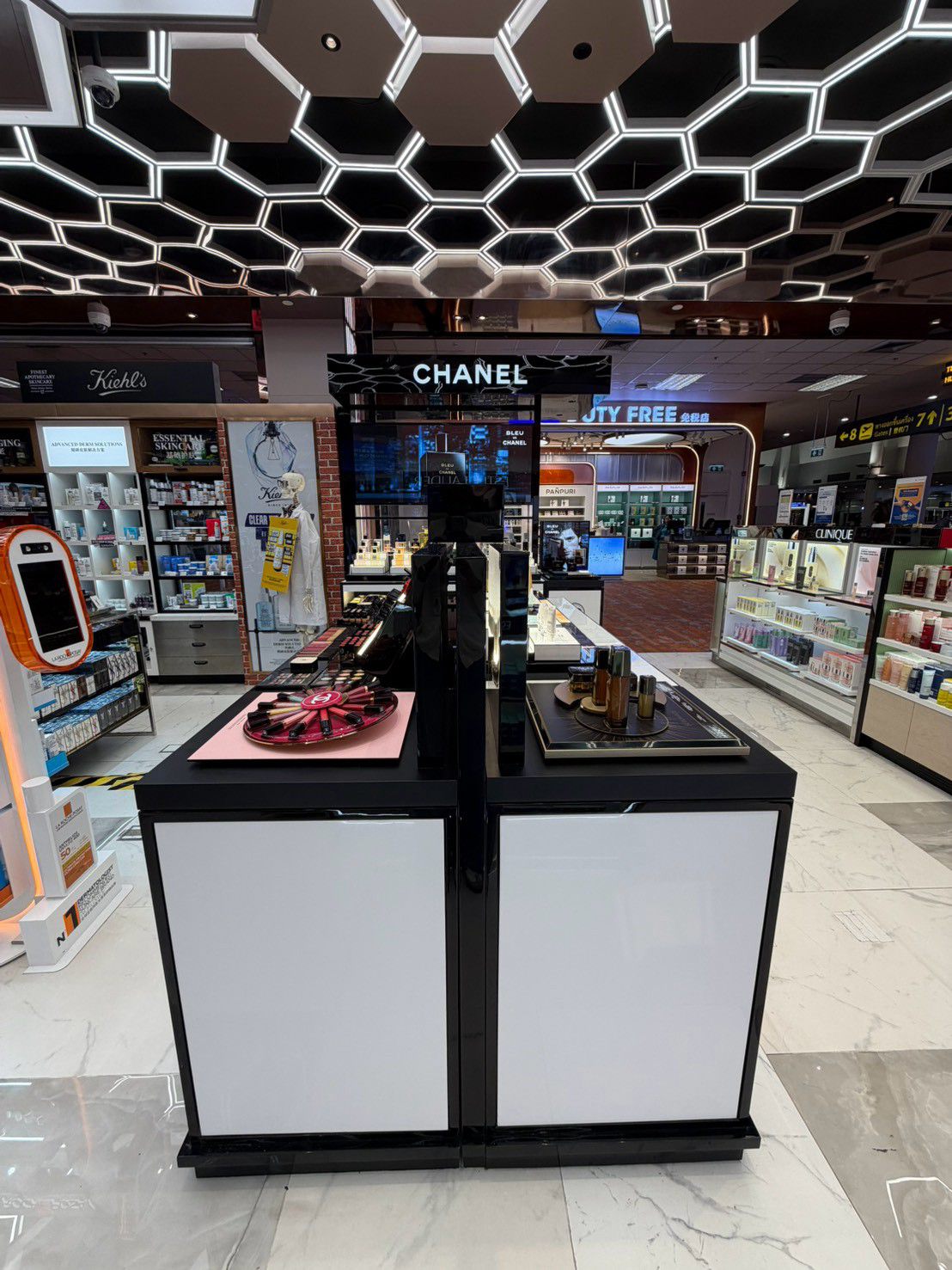 Island counters in the beauty hall
