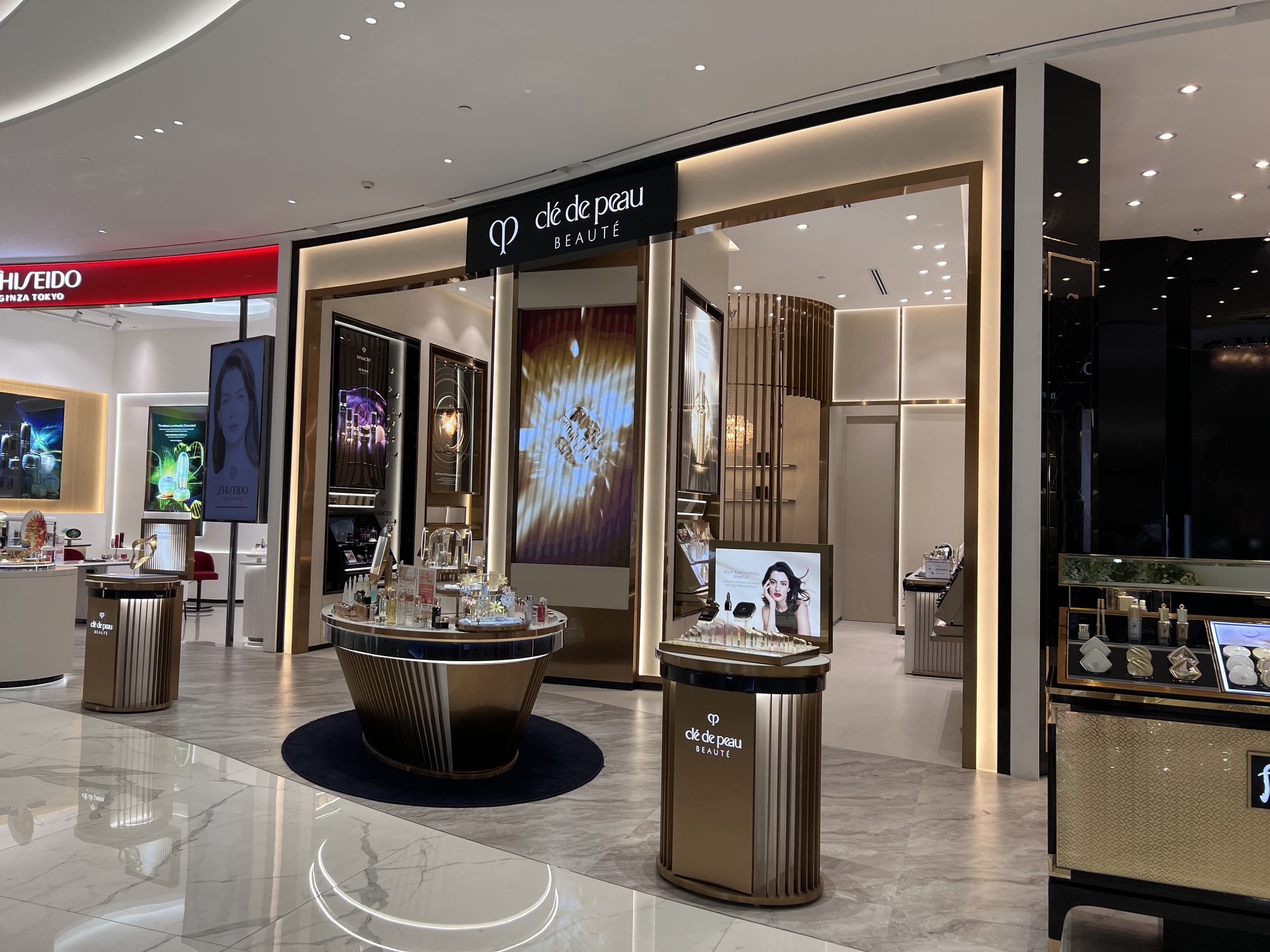 Clé de Peau Beauté boutique front at Siam Takashimaya