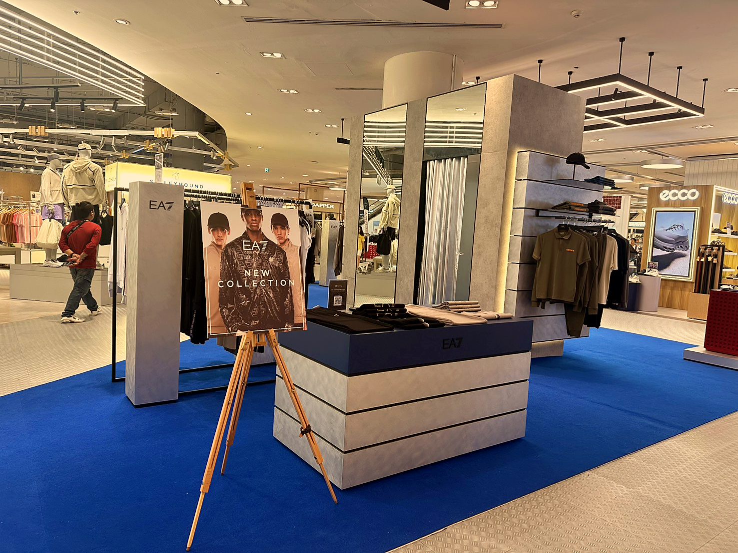 Cash counter and campaign easel