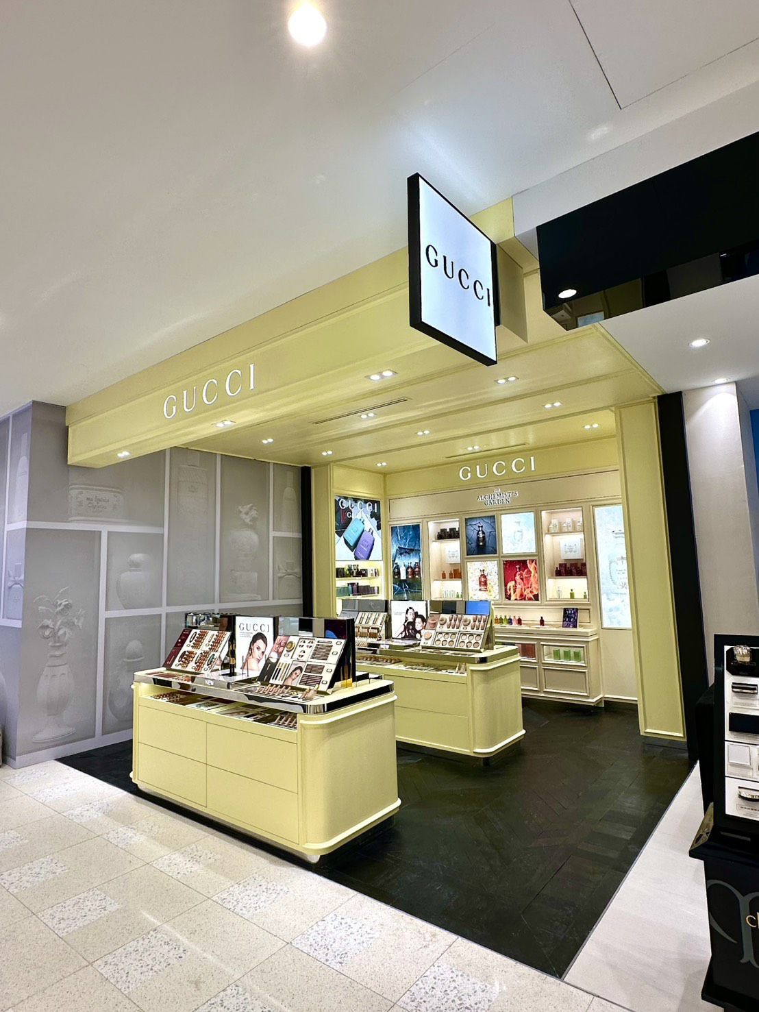 Corner view of the full counter zone