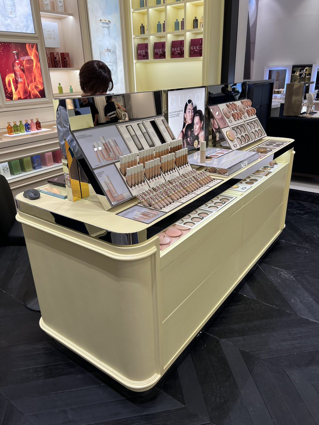 Lipstick tester run on the island counter