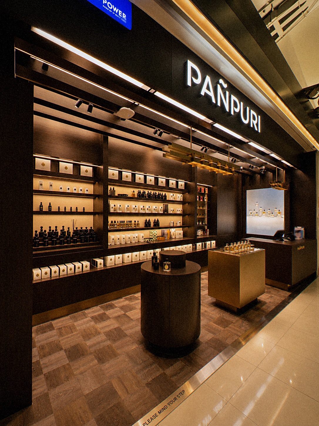 Illuminated product shelf wall
